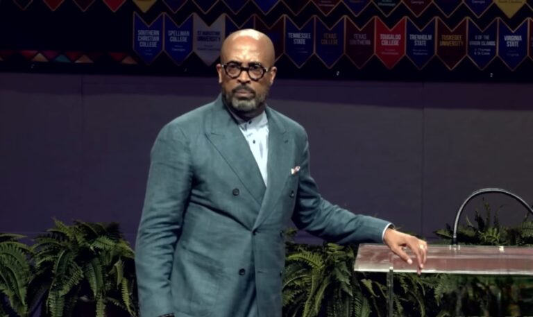 Frederick D. Haynes III returns to Dallas megachurch
