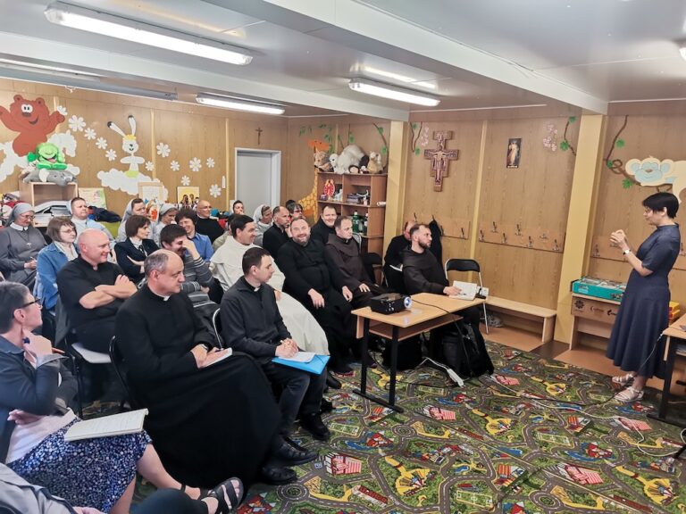 Clergy in Ukraine work to heal psychological trauma of war