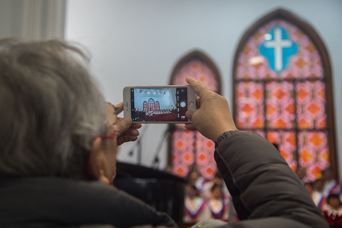 SWAT teams carry out mass arrests of Christians in China: report