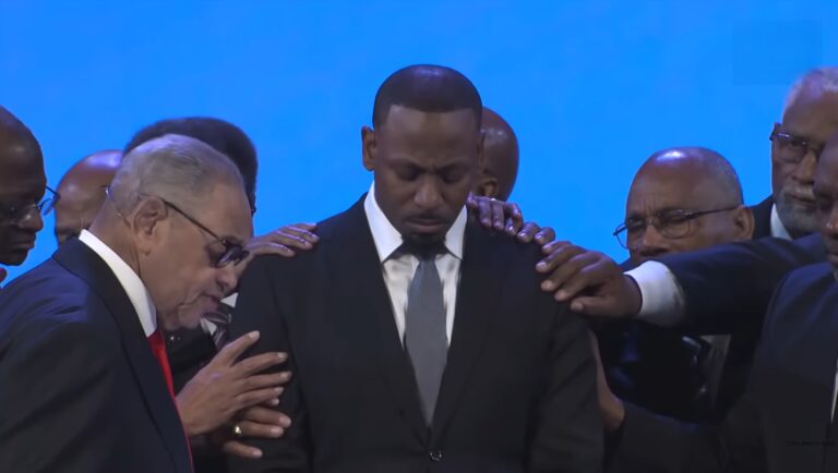 Tony Evans' son is new leader of Oak Cliff Bible Fellowship