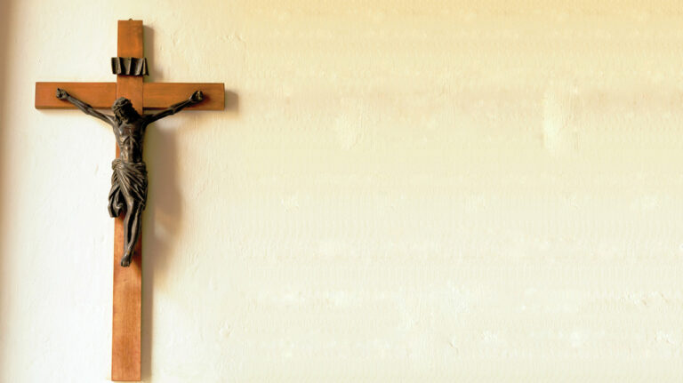 Quebec City to remove crucifix displayed in council chamber