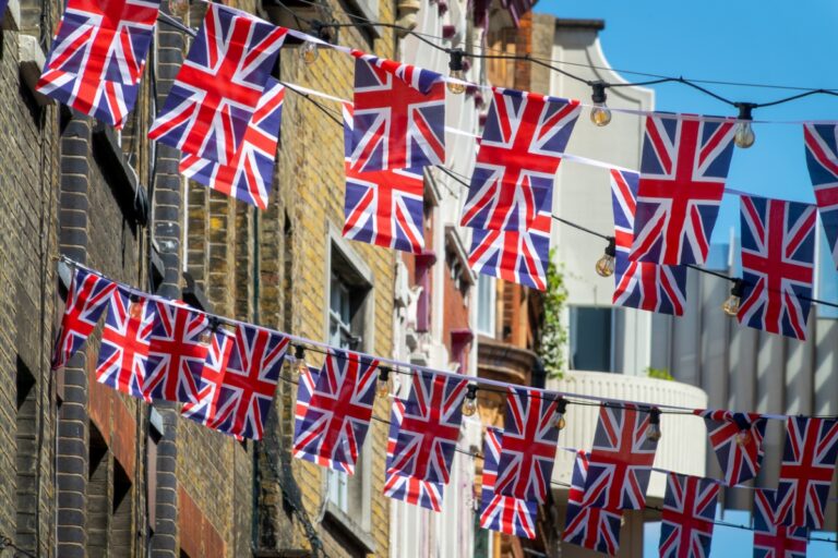 Report reveals religious and political shifts in UK