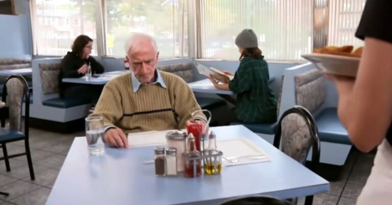 Diner Experiment Reveals Strangers' Heartwarming Compassion in Action.jpeg