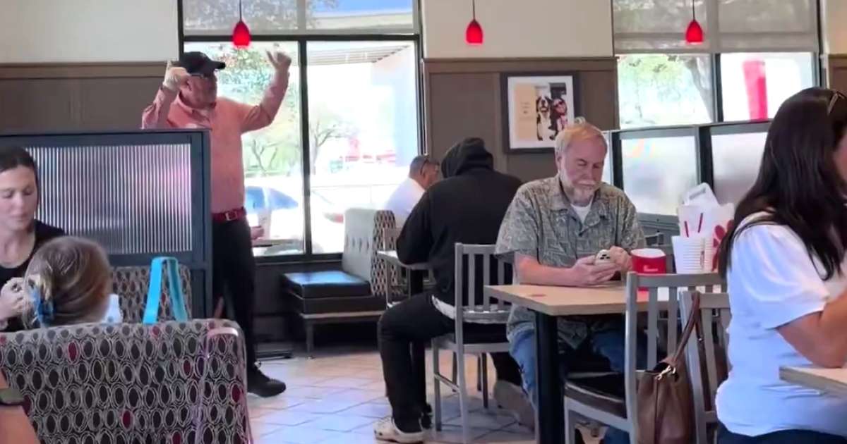 Chick-fil-A Manager Delivers Impromptu Prayer During Lunch Rush.jpg
