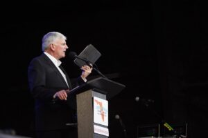 Franklin Graham pushes back against Pope's war comments amid war of words with Trump