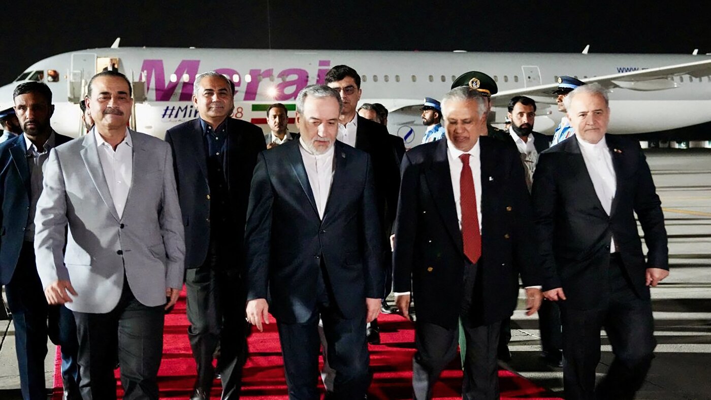 Iran’s flurry of diplomacy, as Trump insists U.S. has ‘the cards’ : NPR