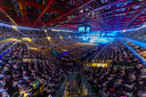 Franklin Grahams Historic Evangelical Event Draws 31000 in Belarus - New Social Gospel ‘We’ve had nothing like this’ - over 30,000 attend historic Franklin Graham evangelical gathering in Belarus