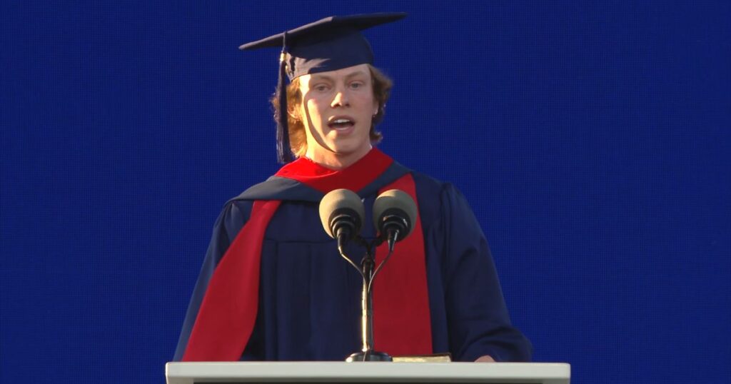 Graduate Preaches Gospel at Commencement Shifts Focus to Faithjpg - New Social Gospel Graduate Preaches Gospel at Commencement, Shifts Focus to Faith.jpg