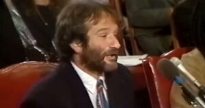 Robin Williams' Unique Contract: Employing the Homeless Through Comedy.jpeg