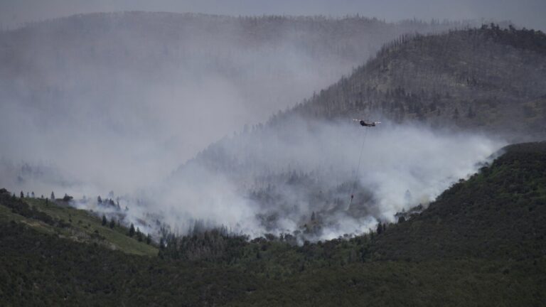 Three firefighters killed on Colorado-Utah border as wildfires intensify : NPR