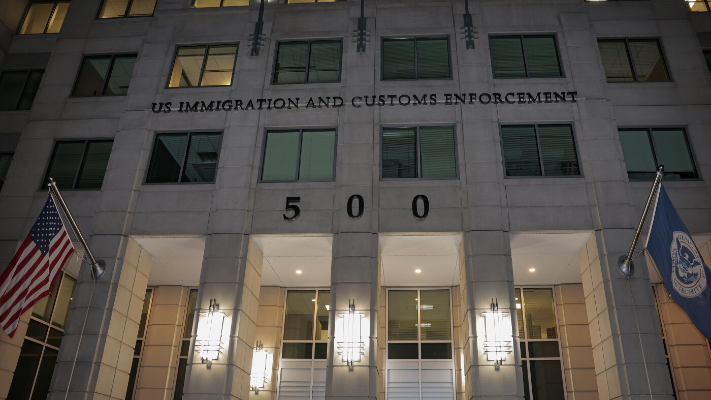 ICE detainee dies just hours after he was admitted into detention : NPR