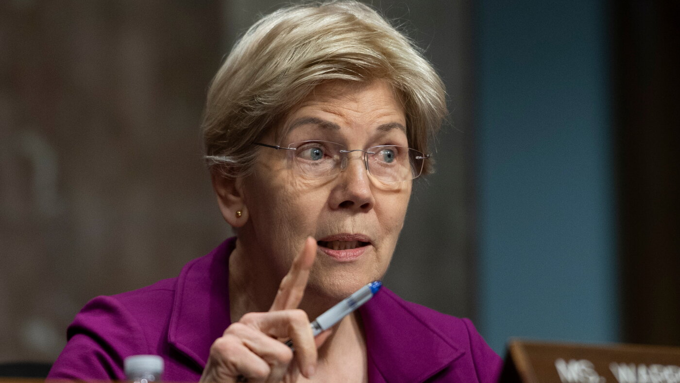 Sen. Warren probes interference concerns at Census Bureau : NPR