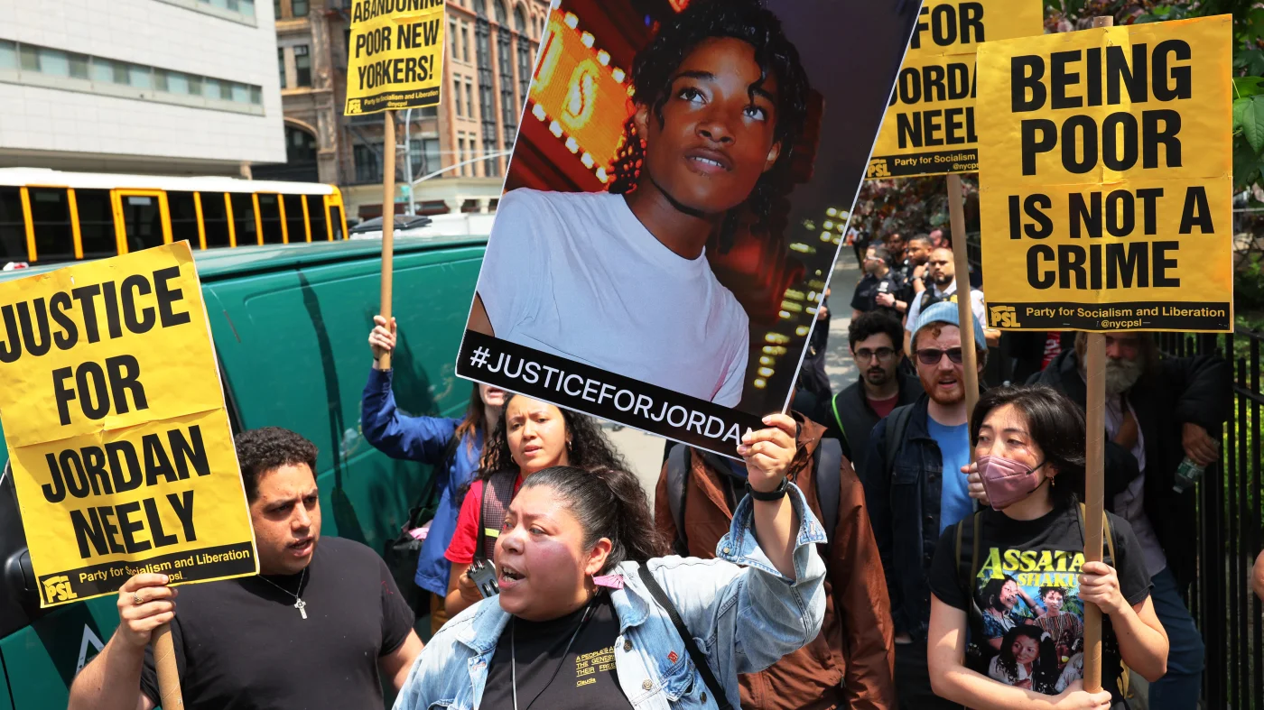 'Man in the Mirror' revisits 2023 NYC subway killing of an unhoused man : NPR