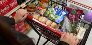 Fewer Americans are getting help buying groceries from SNAP benefits - New Social Gospel Fewer Americans are getting help buying groceries from SNAP benefits as states grapple with the program’s cascade of changes