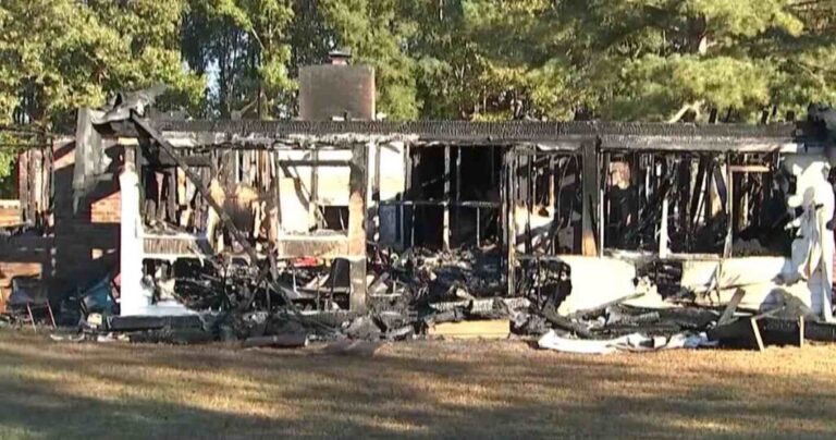 Stranger's Wrong Turn Saves Family of 14 from House Fire Crisis.jpg